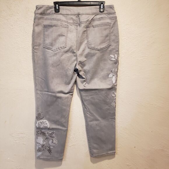 Chico’s Pull On Jegging Ankle Floral Embellishments Denim Sz 3R Grey - Picture 8 of 12